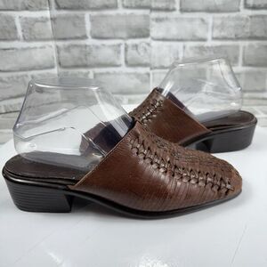 Predictions Vintage Women's Size 8.5 WIDE Square Toe Brown Leather Woven Mules